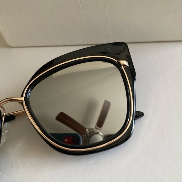 New Thick Frame Cat Eye Sunglasses Black & Gold - Picture 2 of 5